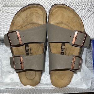 Brand New in Box Arizona Birkenstock Size US 7 / EU 38 Stone Color
